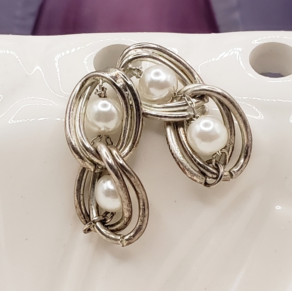 Silver Crazy 8 Double Linked Faux Pearl Dangle Post Earrings - Picture 4 of 5